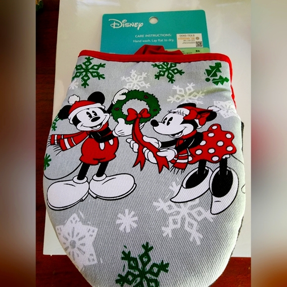 Disney Mickey and Minnie Mouse Holiday Christmas 2 pack Mini Oven Mitts - Picture 3 of 3